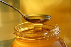 عسل تقلبی چیست و چه ویژگی‌هایی دارد؟
