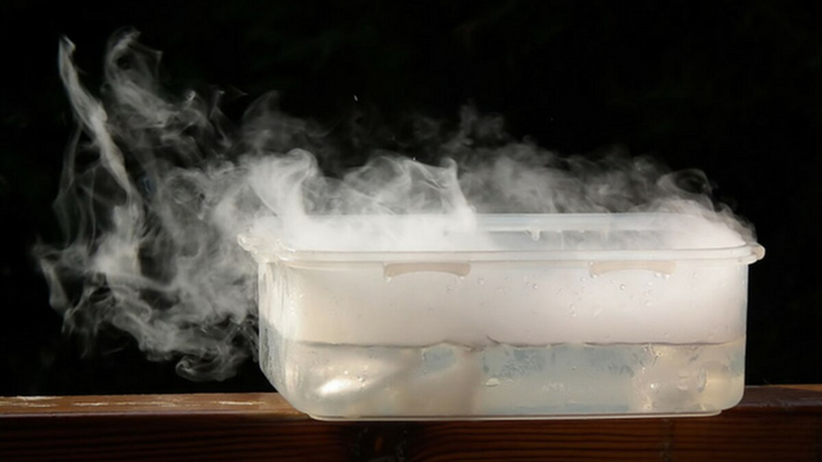 یخ خشک چیست و در چه مواردی کاربرد دارد؟