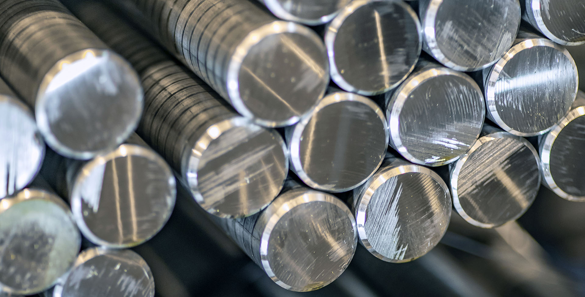 فولاد چیست و چه ویژگیهای متمایزی به عنوان یک آلیاژ دارد؟