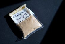 پودر کافئین چیست و مصرف زیاد آن چه عوارضی دارد؟