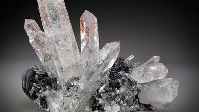 سنگ کوارتز چیست و از ویژگی و کاربردهای آن چه می دانید؟