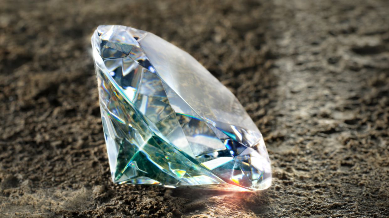 الماس چیست و چگونه باید از آن مراقبت کرد؟