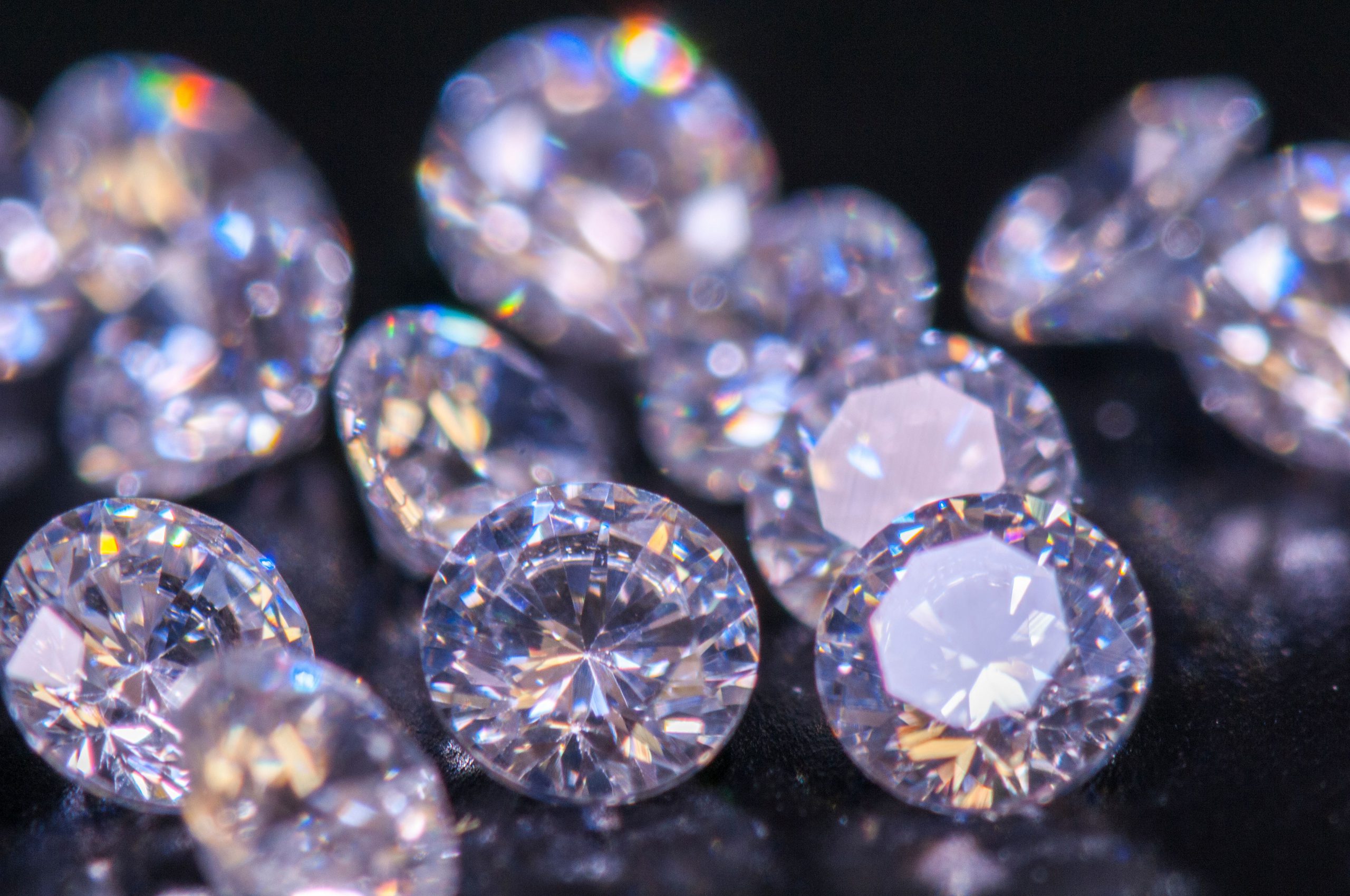 الماس چیست و چگونه باید از آن مراقبت کرد؟