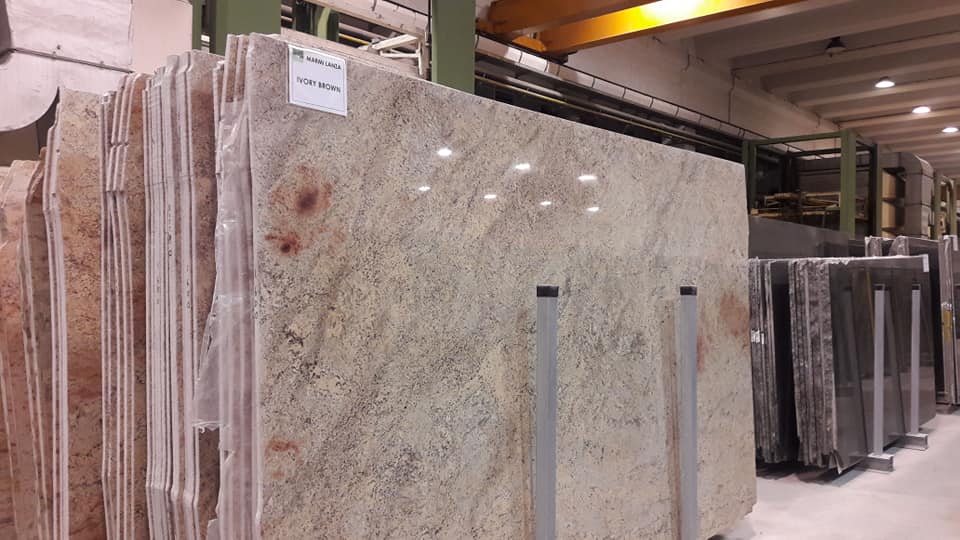 سنگ گرانیت چیست و از کابردهای فراوان آن چه می دانید؟