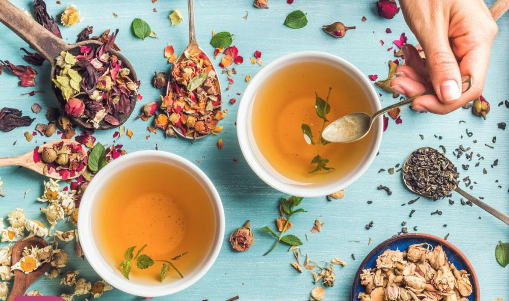 عرق گل ختمی چیست و چه خواص درمانی دارد ؟