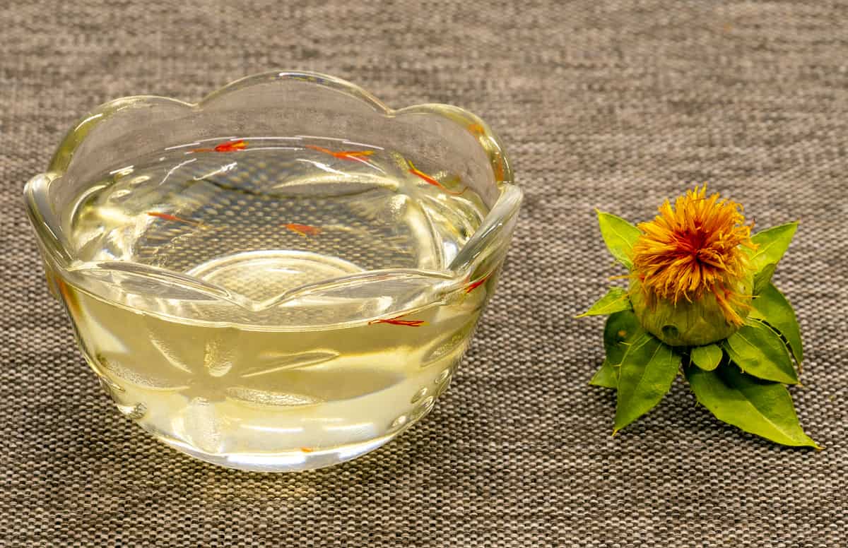 آشنایی با خواص فوق العاده روغن گلرنگ برای سلامتی