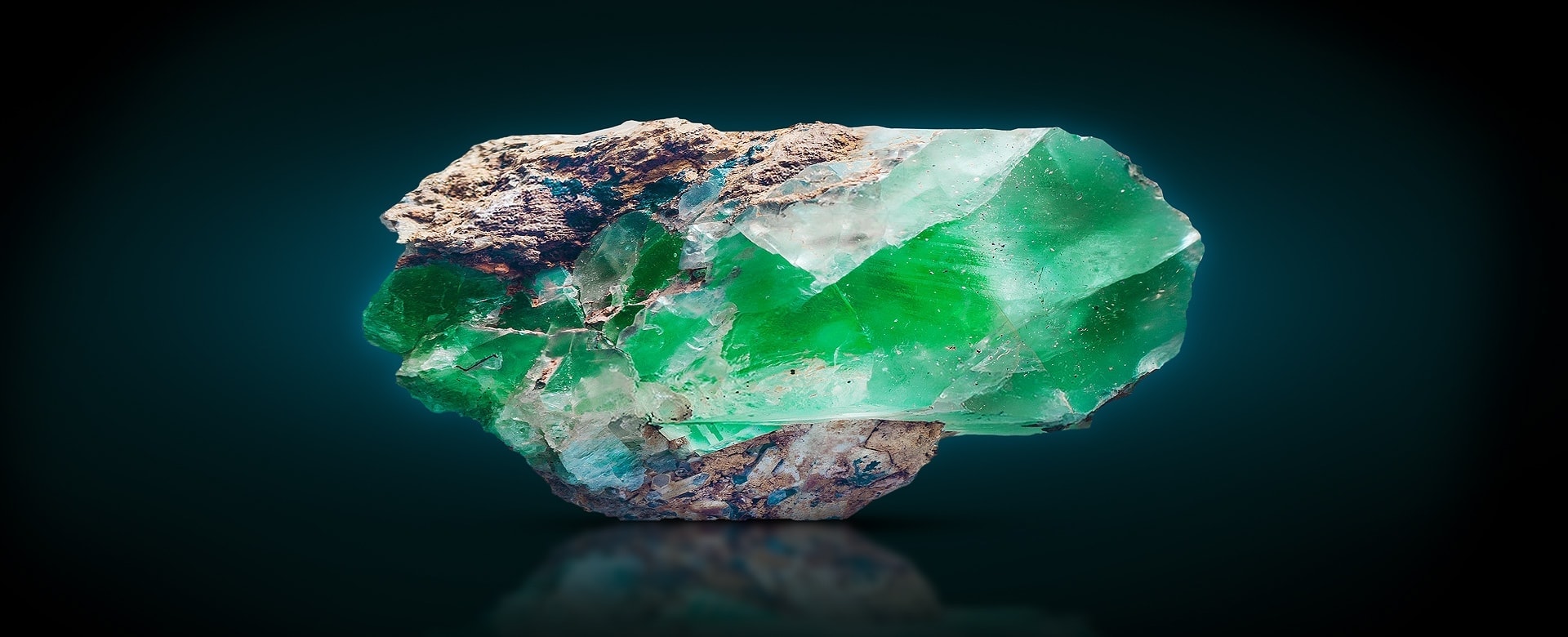 سنگ تولد ماه اردیبهشت چیست و چه ویژگی هایی دارد؟