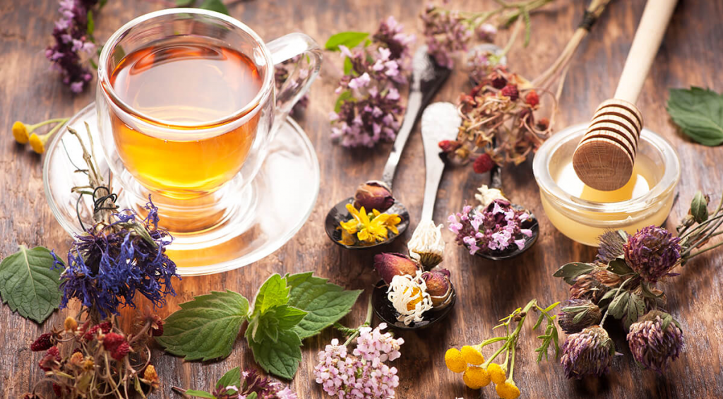 عرق گل ختمی چیست و چه خواص درمانی دارد ؟