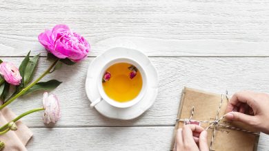 فواید و خواص دمنوش گیاهی گل محمدی چیست و طرز تهیه آن