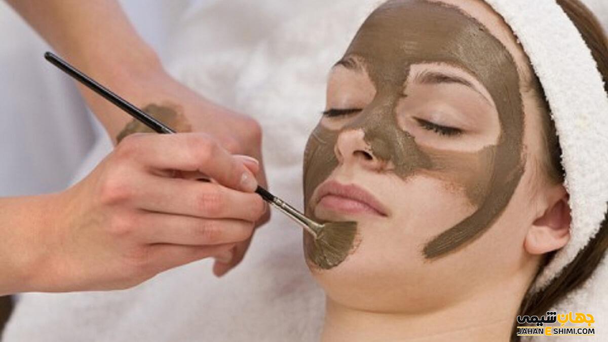 پاکسازی پوست با ماسک خانگی خاک رس