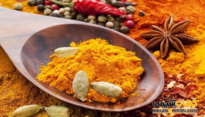 ادویه کاری چیست و در چه غذاهایی از پودر کاری استفاده میشود؟