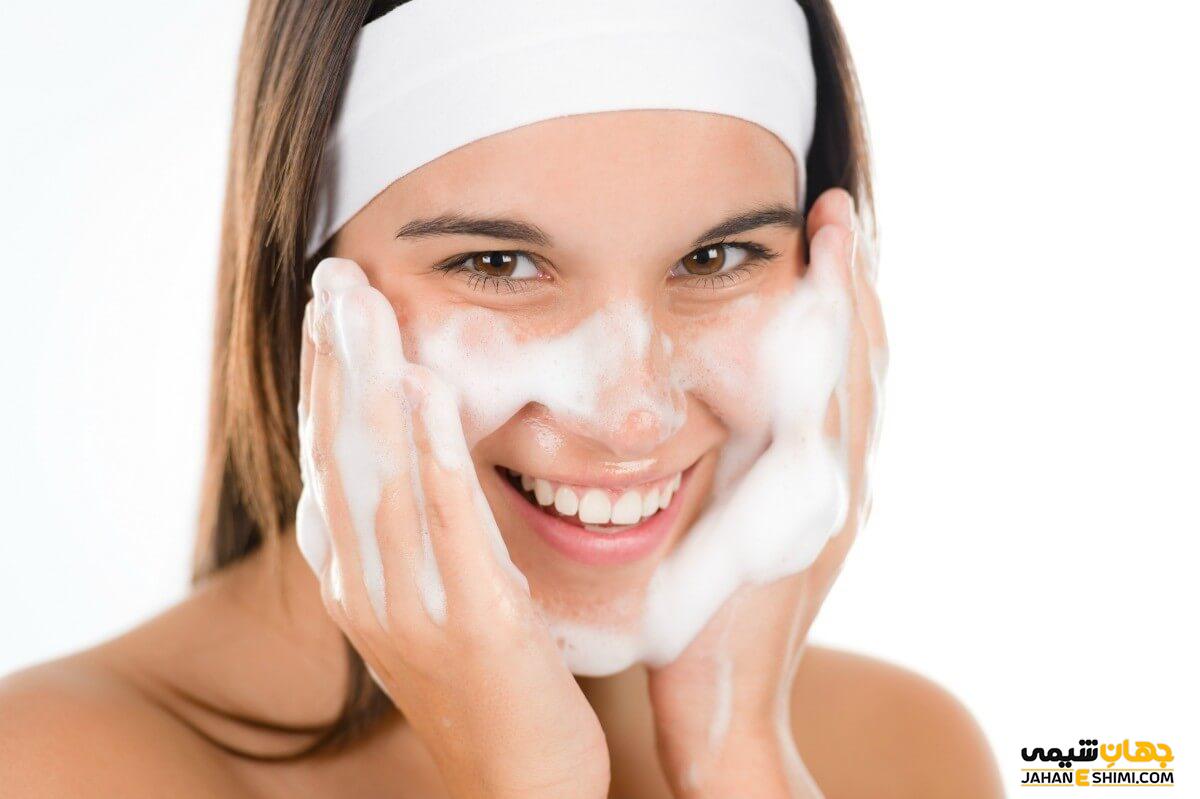 فواید استفاده از ژل شستشوی صورت و پاک کننده آرایش
