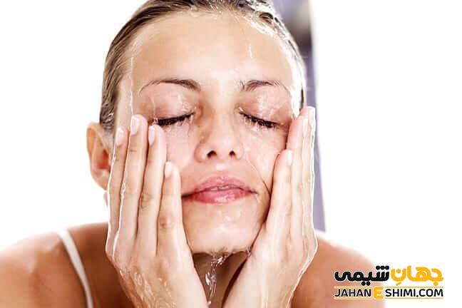 مضرات استفاده از ژل شستشوی صورت و پاک کننده آرایش