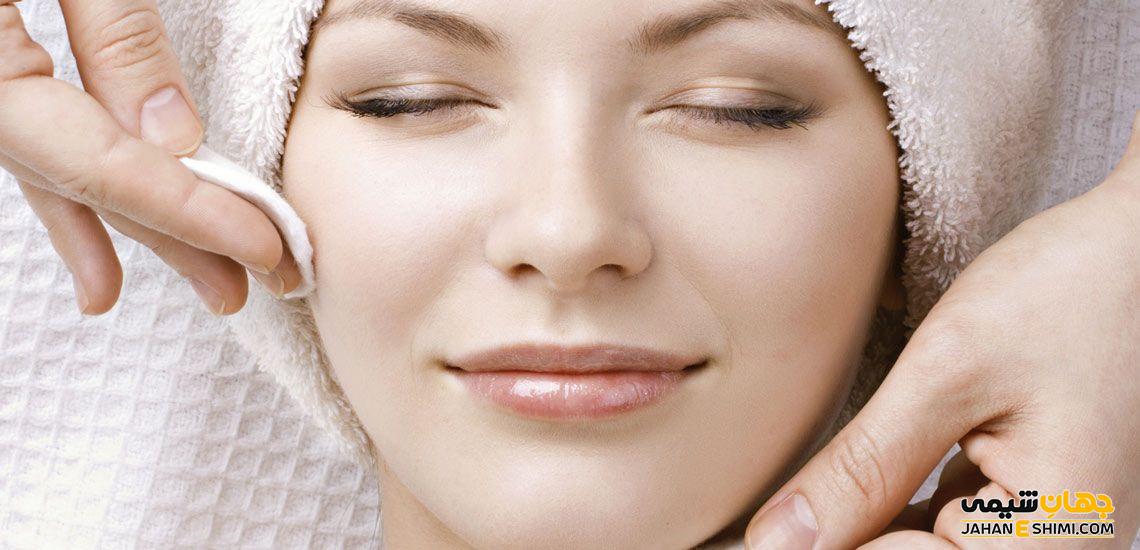 پاکسازی آلودگی‌ و چربی‌ پوست
