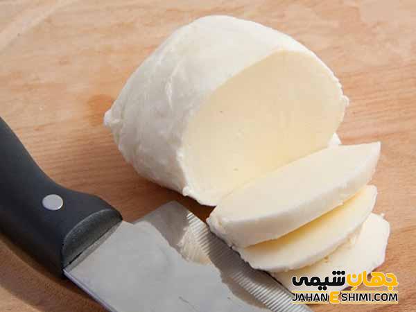 پنیر فتا یا پنیر سفید چیست؟ خواص، مضرات و کاربرد آن