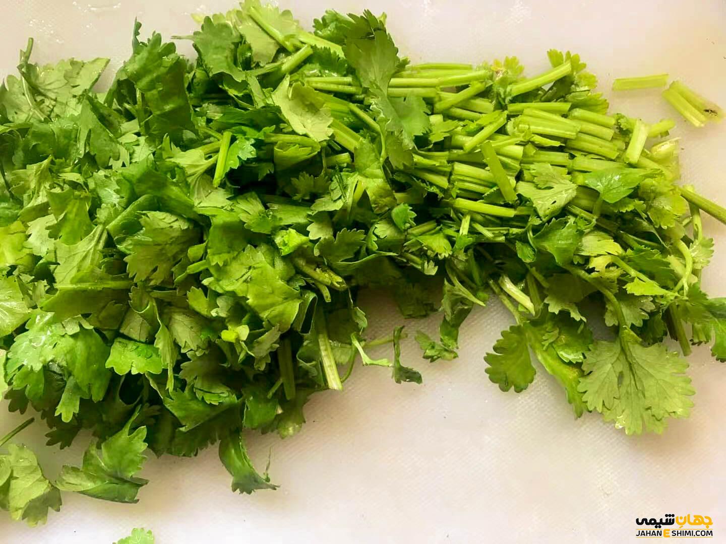 ترکیبات اسانس گشنیز