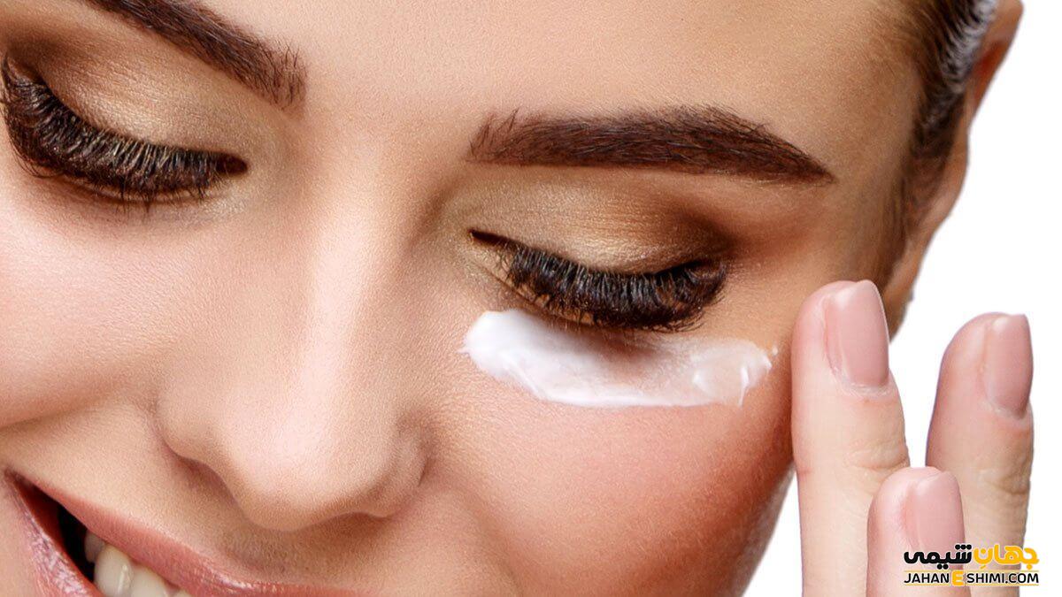 معرفی کرم و لوسیون دورچشم برای رفع تیرگی و گودی