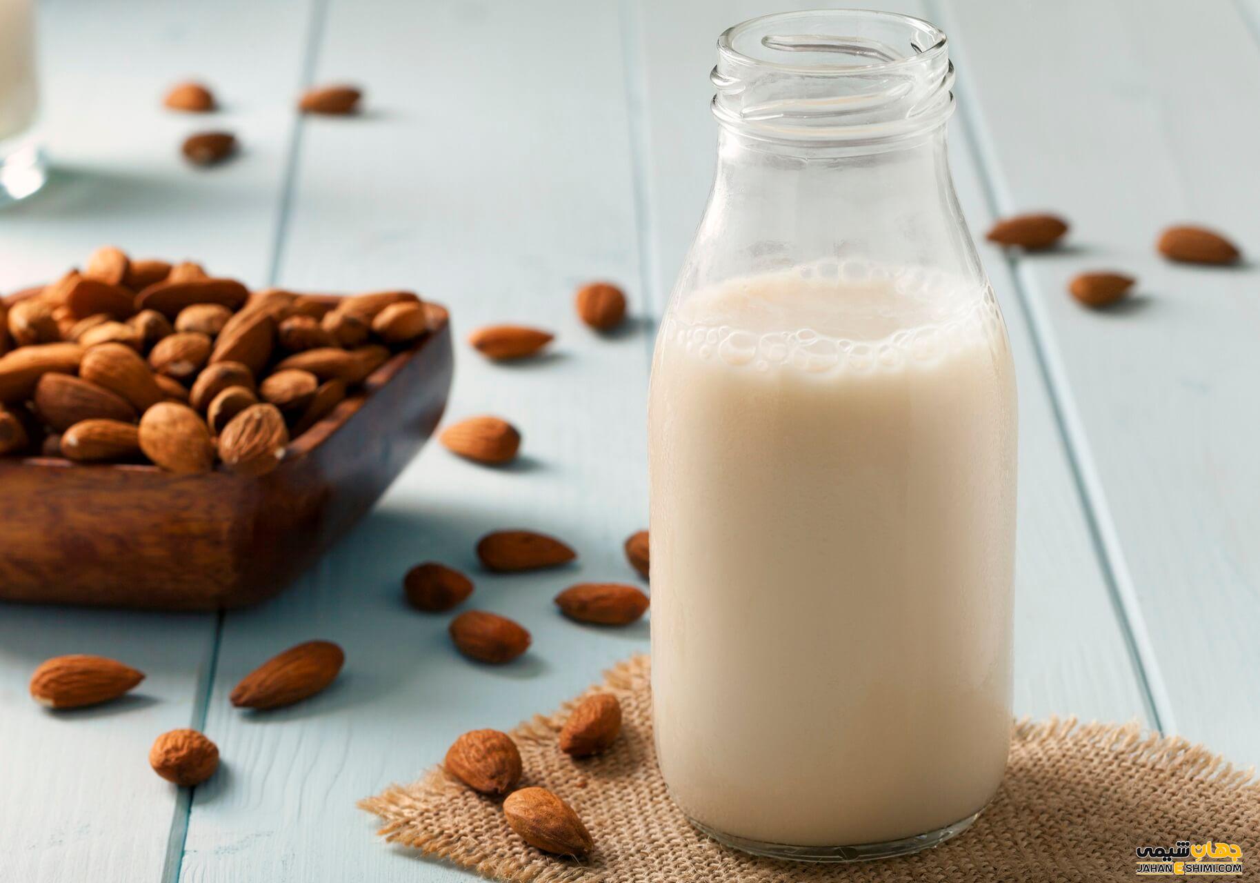 راحت ترین روش تهیه شیر بادام و خواص آن برای سلامتی
