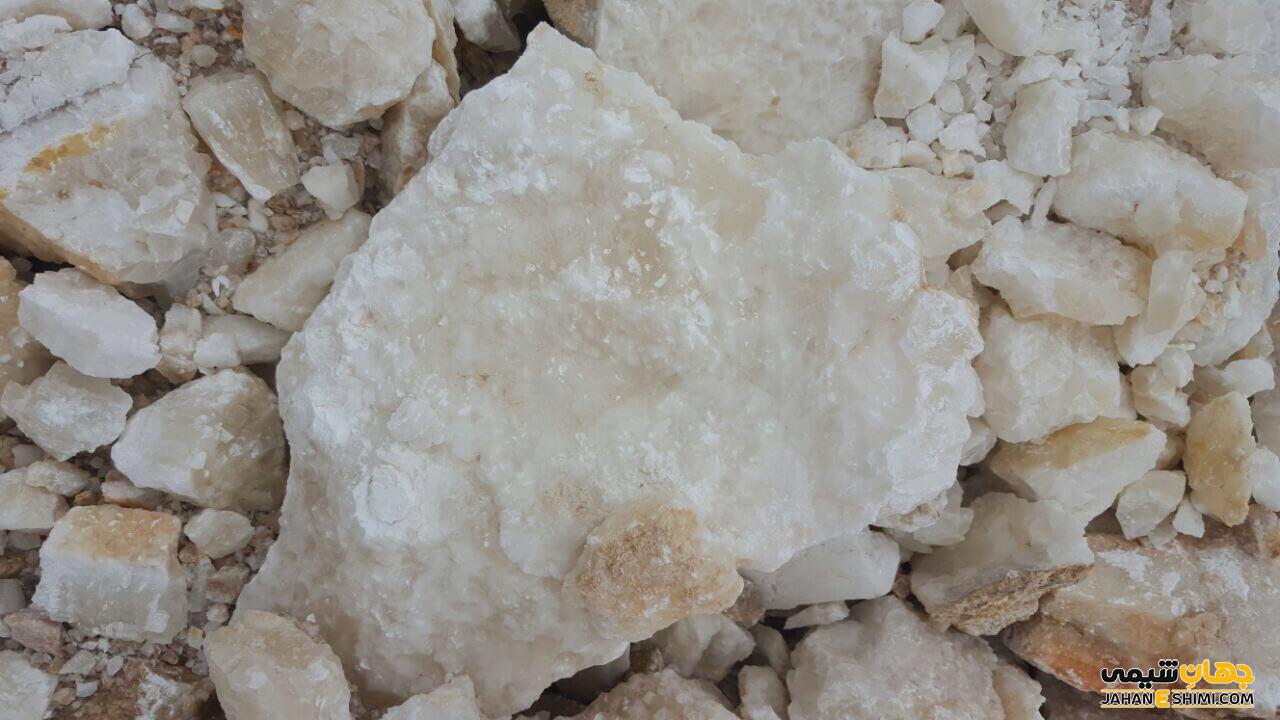 حلال کربنات کلسیم چه ماده ای است؟