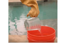 اضافه کردن اسید کلریدریک به آب استخر