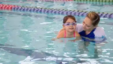 اهمیت آموزش شنا چیست و چه مزایایی دارد؟