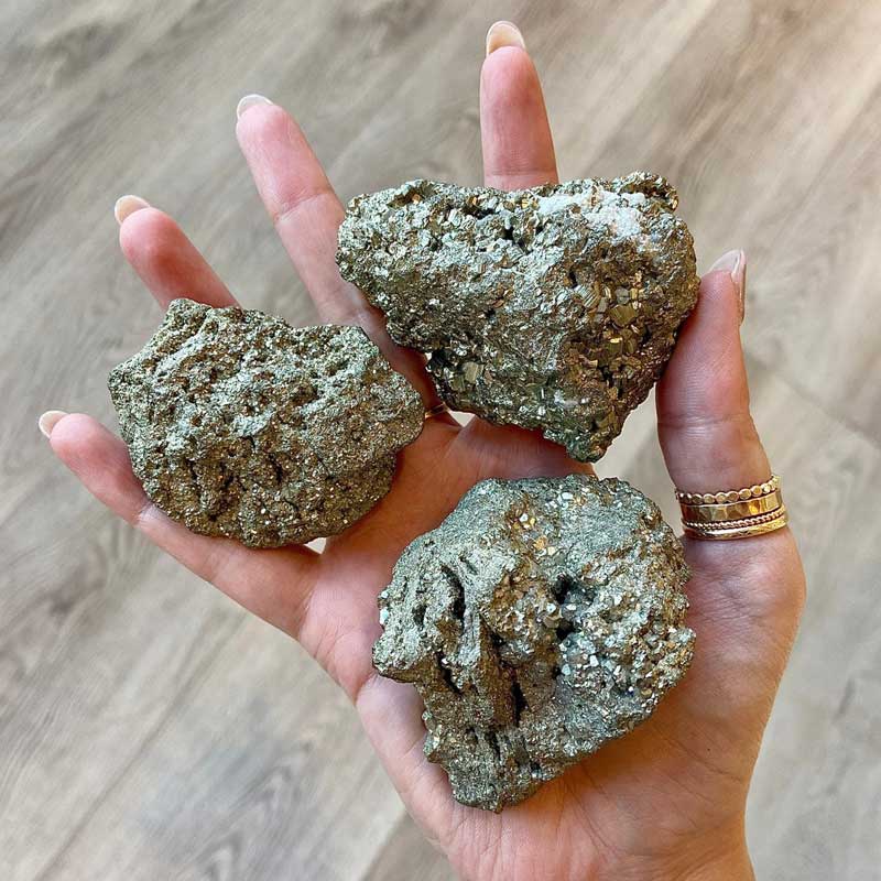 تفاوت سنگ طلا با پیرایت و سایر مواد مشابه